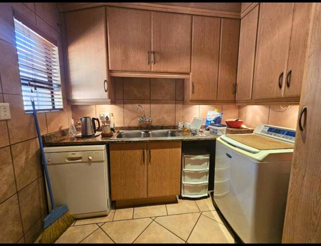 3 BEDROOM PROPERTY TO RENT IN GLEN MARAIS